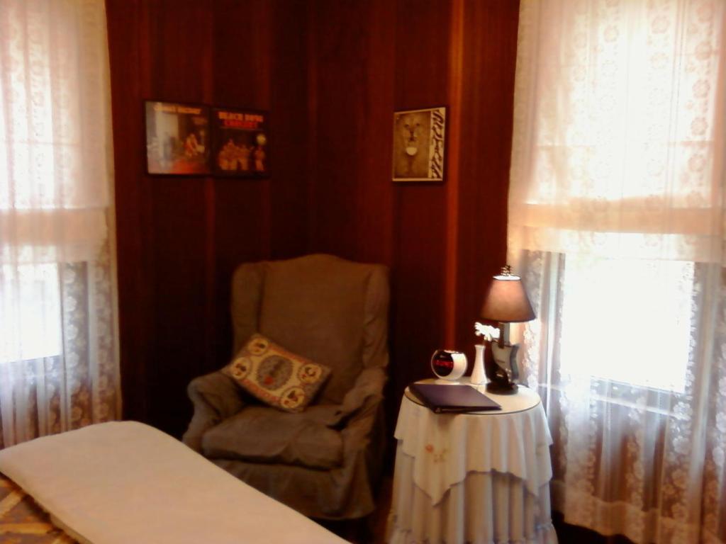 Fairview Manor Bed And Breakfast Ben Lomond Room photo